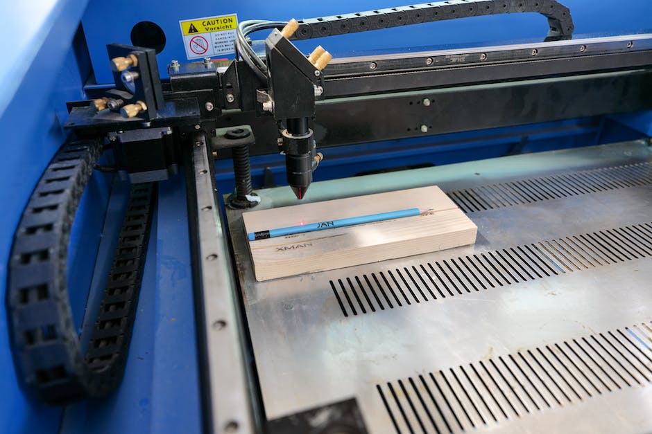 Automatyzacja w przemyśle: Wykorzystanie robotyki do zwiększenia wydajności produkcji